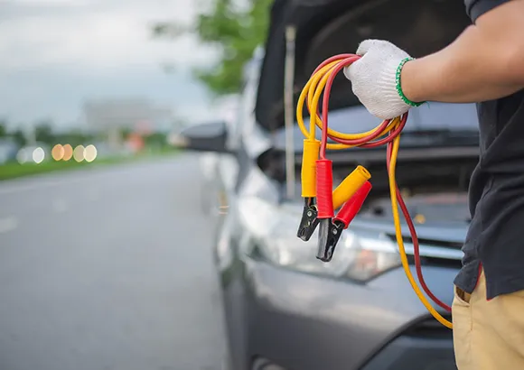24/7 emergency car battery jump start service in Milwaukie, OR