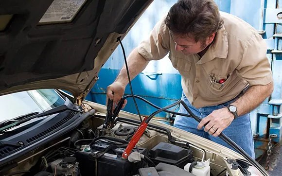 Fast vehicle jump start service and automotive lockout assistance in Forest Grove, OR
